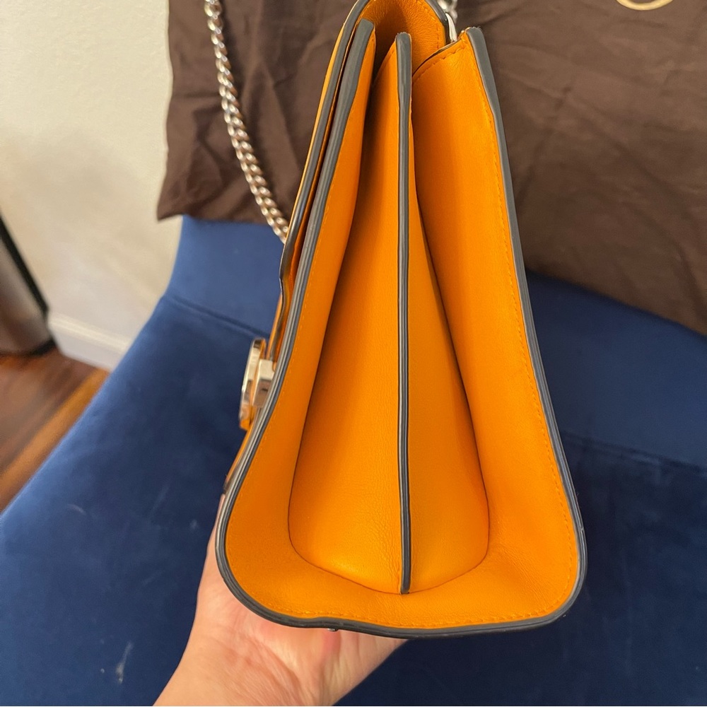 Interlocking shoulder bag - Picture 4 of 9
